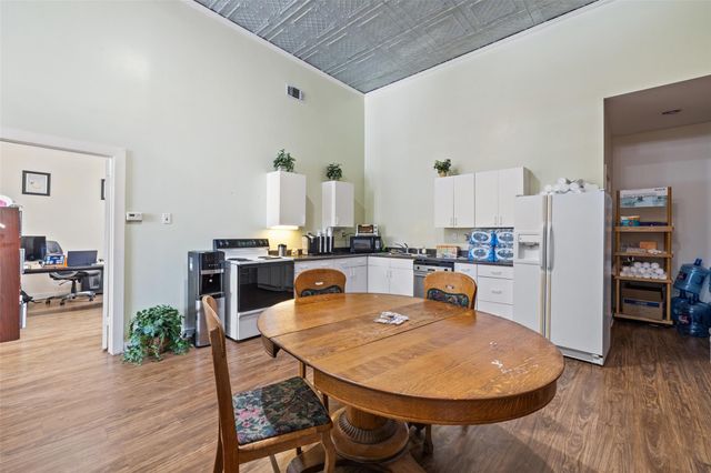 116 Hoxie ST, Coupland, TX 78615