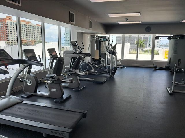 275 NE 18th St 1704, Miami, FL 33132