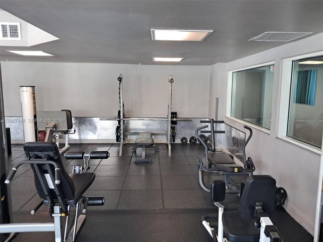 275 NE 18th St 1704, Miami, FL 33132