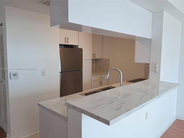 275 NE 18th St 1704, Miami, FL 33132