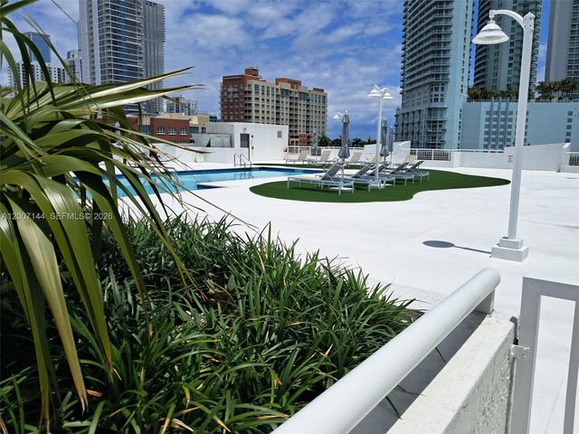 275 NE 18th St 1704, Miami, FL 33132