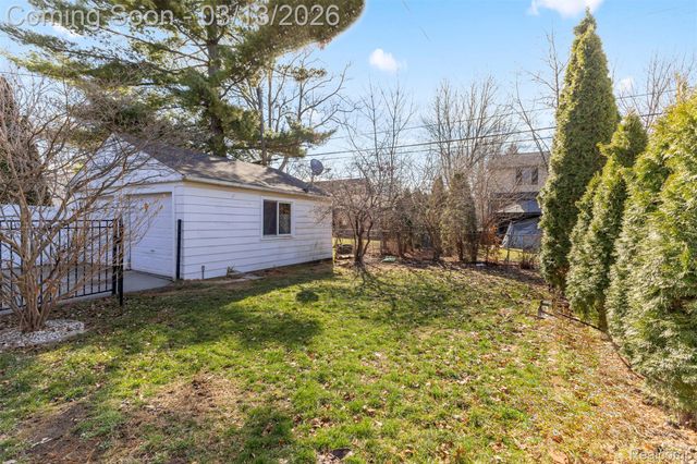 23647 Marshall Street, Dearborn, MI 48124