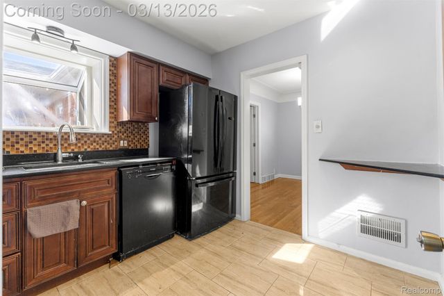 23647 Marshall Street, Dearborn, MI 48124