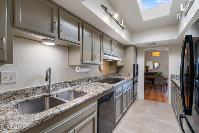 46 W Oro Place, Tucson, AZ 85737