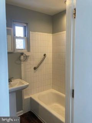 1120 44TH PL SE, Washington, DC 20019