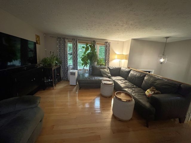 750 King Philip St, Raynham, MA 02767