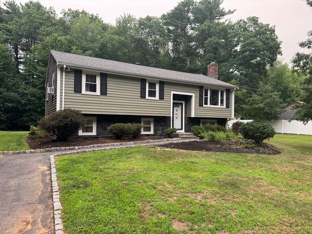 750 King Philip St, Raynham, MA 02767