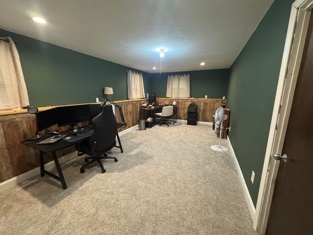 750 King Philip St, Raynham, MA 02767