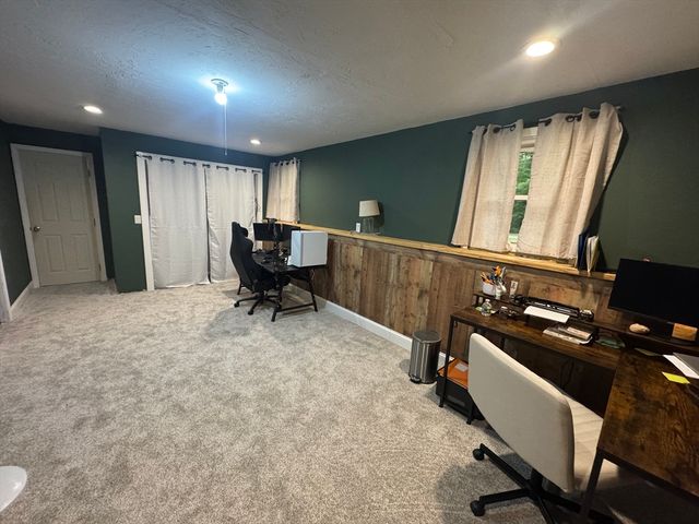 750 King Philip St, Raynham, MA 02767