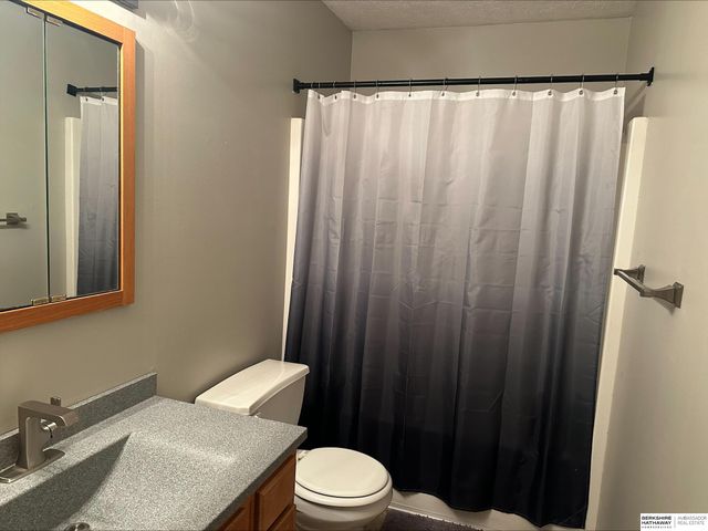 2000 NW 54th Street, Lincoln, NE 68528