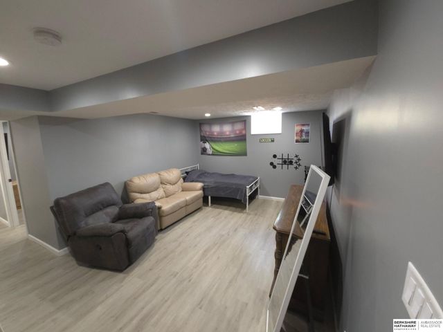 2000 NW 54th Street, Lincoln, NE 68528
