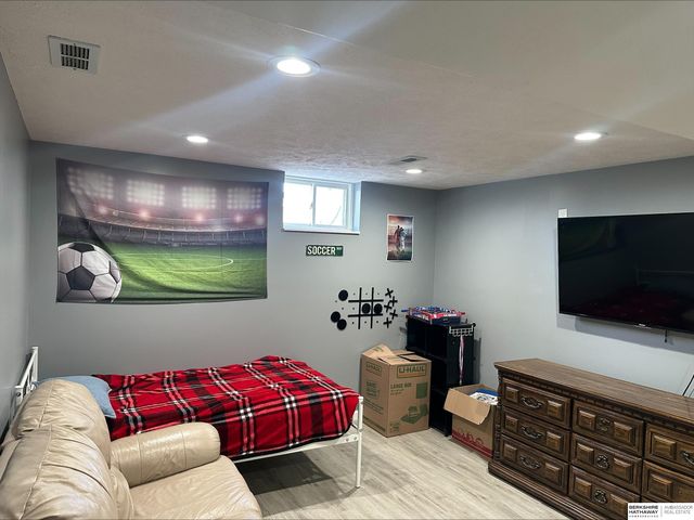 2000 NW 54th Street, Lincoln, NE 68528