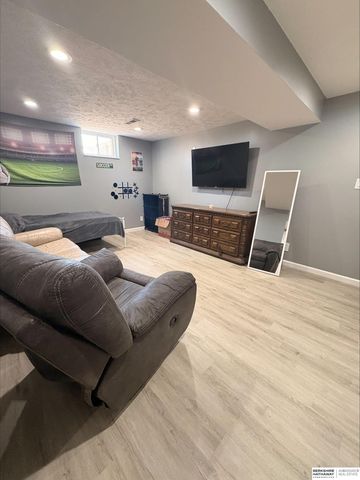 2000 NW 54th Street, Lincoln, NE 68528