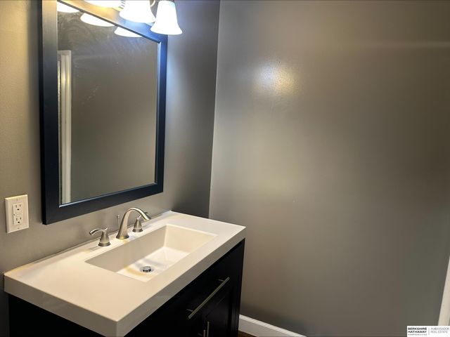 2000 NW 54th Street, Lincoln, NE 68528