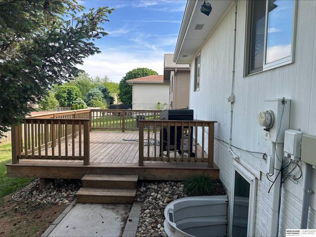 2000 NW 54th Street, Lincoln, NE 68528