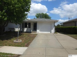 2000 NW 54th Street, Lincoln, NE 68528