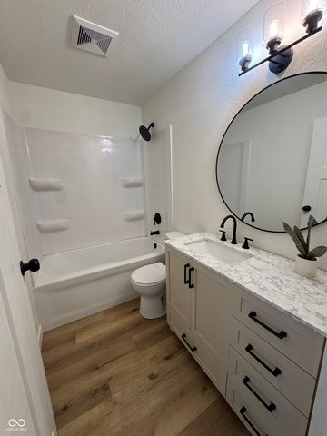 718 S State Street, Greenfield, IN 46140