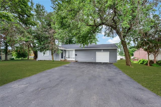 2202 Fire Avenue, Medford, NY 11763