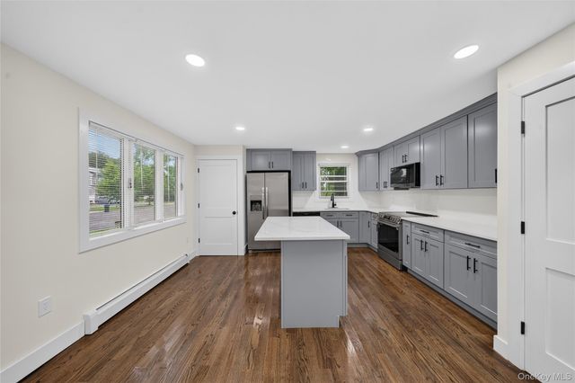 2202 Fire Avenue, Medford, NY 11763