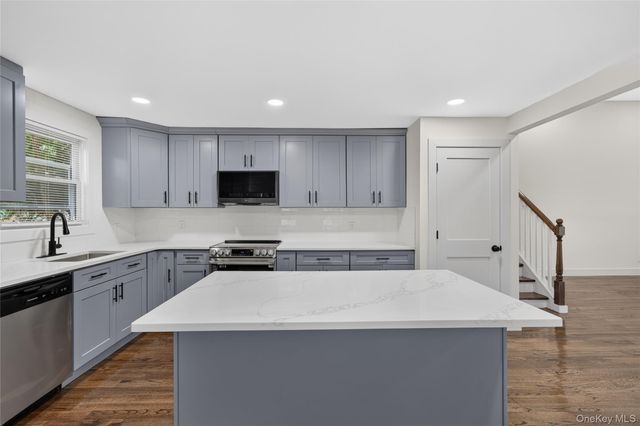 2202 Fire Avenue, Medford, NY 11763