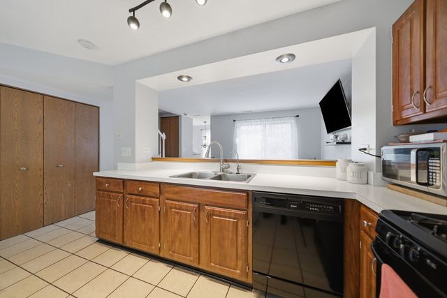 6374 Nugget Circle, Hanover Park, IL 60133