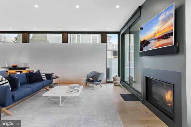 205 STRATFORD AVE, Beach Haven, NJ 08008