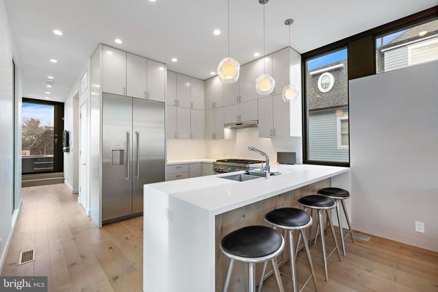 205 STRATFORD AVE, Beach Haven, NJ 08008