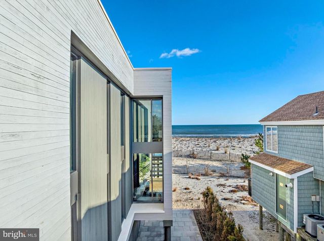 205 STRATFORD AVE, Beach Haven, NJ 08008