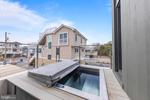 205 STRATFORD AVE, Beach Haven, NJ 08008