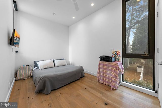 205 STRATFORD AVE, Beach Haven, NJ 08008