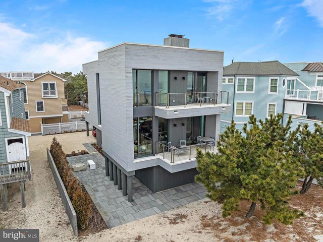 205 STRATFORD AVE, Beach Haven, NJ 08008