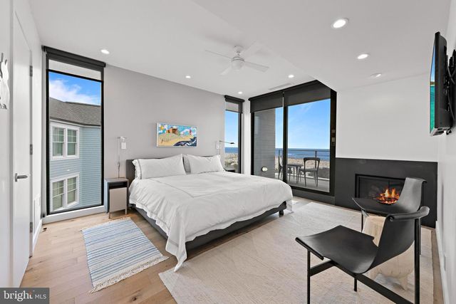 205 STRATFORD AVE, Beach Haven, NJ 08008