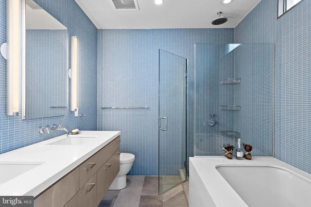 205 STRATFORD AVE, Beach Haven, NJ 08008