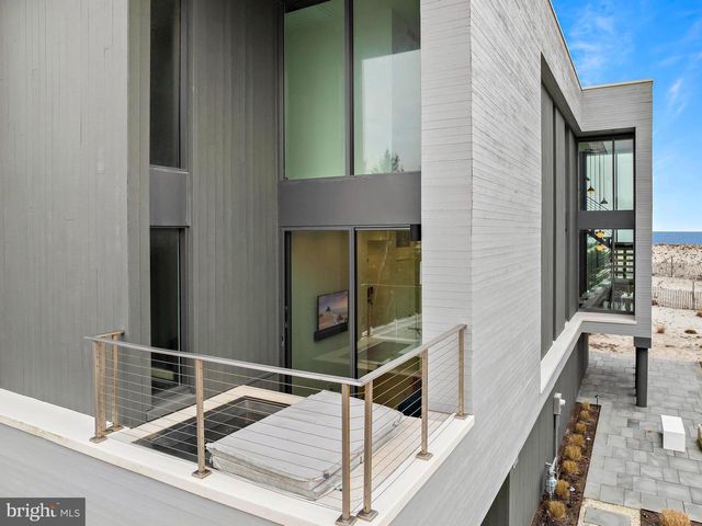 205 STRATFORD AVE, Beach Haven, NJ 08008