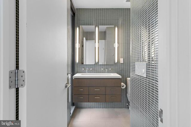 205 STRATFORD AVE, Beach Haven, NJ 08008