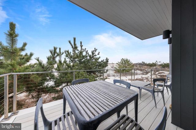 205 STRATFORD AVE, Beach Haven, NJ 08008