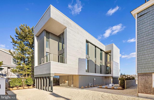 205 STRATFORD AVE, Beach Haven, NJ 08008