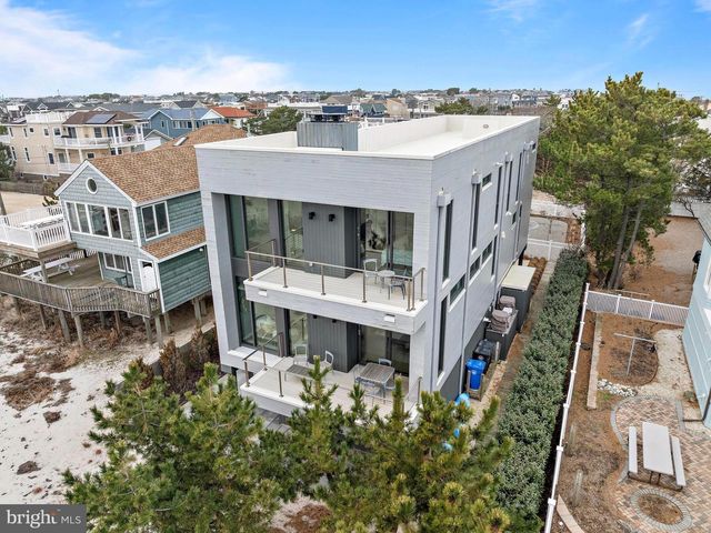 205 STRATFORD AVE, Beach Haven, NJ 08008