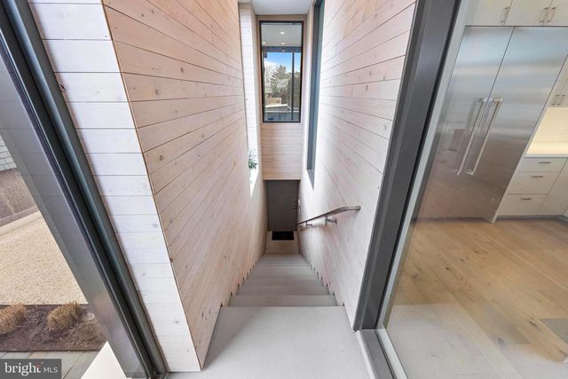 205 STRATFORD AVE, Beach Haven, NJ 08008