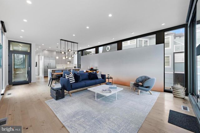 205 STRATFORD AVE, Beach Haven, NJ 08008