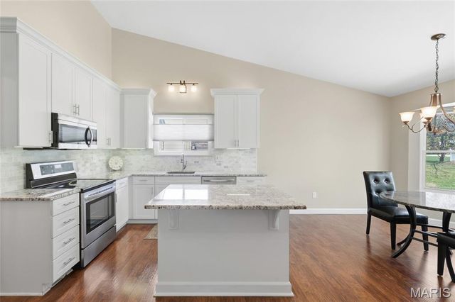 1482 Asterwood Court, Chesterfield, MO 63017