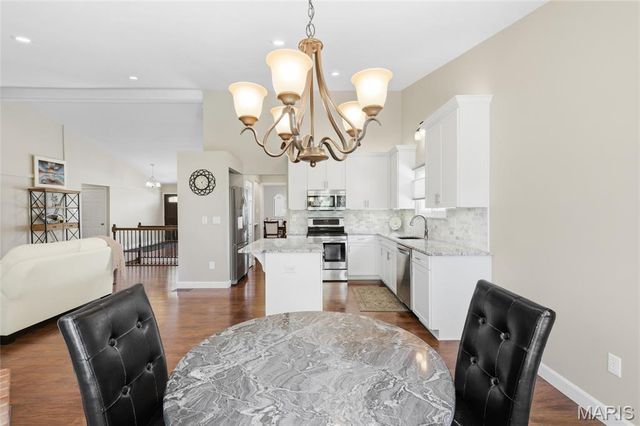 1482 Asterwood Court, Chesterfield, MO 63017