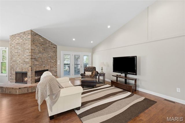 1482 Asterwood Court, Chesterfield, MO 63017