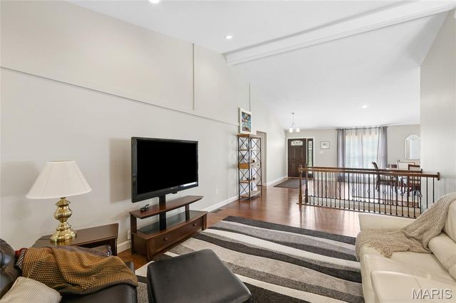 1482 Asterwood Court, Chesterfield, MO 63017