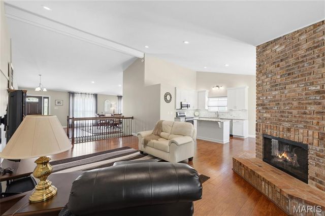 1482 Asterwood Court, Chesterfield, MO 63017