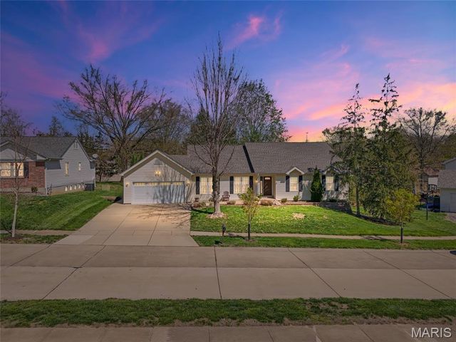 1482 Asterwood Court, Chesterfield, MO 63017