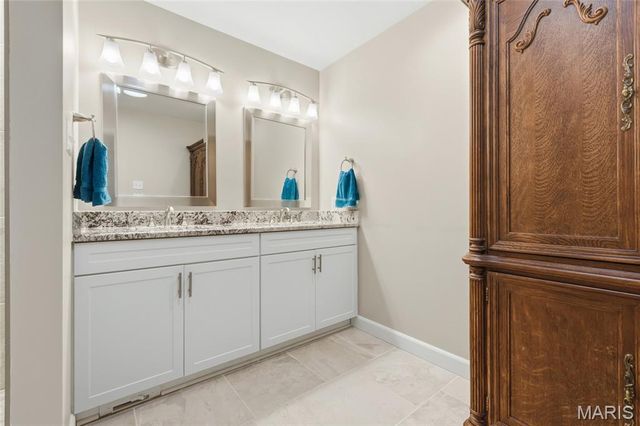 1482 Asterwood Court, Chesterfield, MO 63017