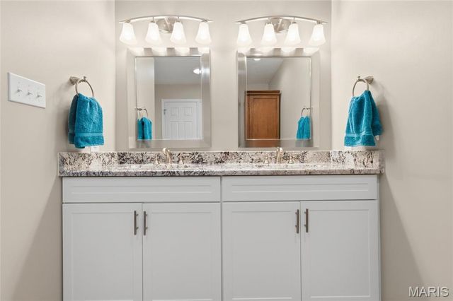 1482 Asterwood Court, Chesterfield, MO 63017