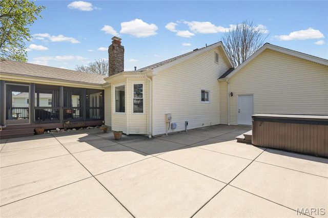 1482 Asterwood Court, Chesterfield, MO 63017