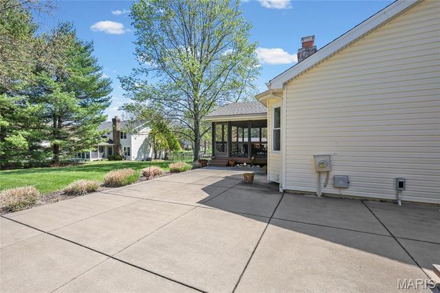 1482 Asterwood Court, Chesterfield, MO 63017